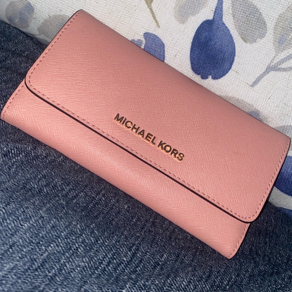 Light pink drink snap MK wallet